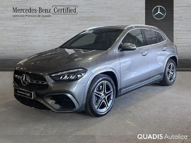 Usado Mercedes GLA200 AMG line 150 CV (110 kW) 2026 Gris montaña SUV
