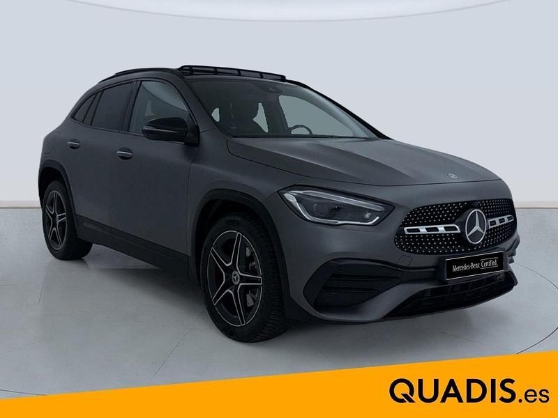 Usado Mercedes GLA250 218 CV (160 kW) 2023 Rojo SUV