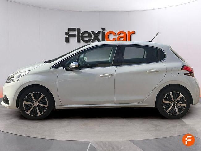 Usado Peugeot 208 Access 82 CV (60 kW) 2016 Blanco Utilitario