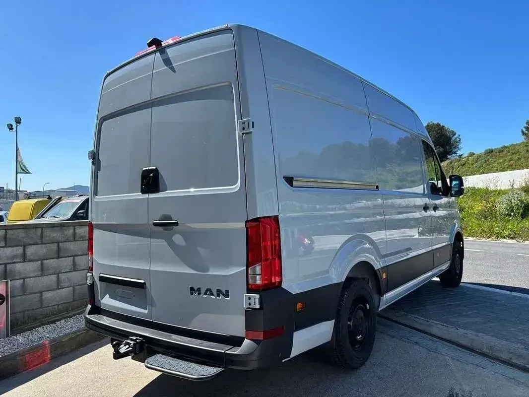 Nuevo MAN TGE 177 CV (130 kW) 2026 Gris Van