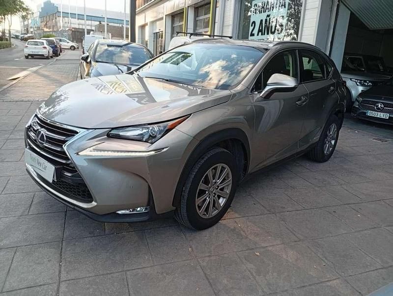 Usado Lexus NX300h 197 CV (144 kW) 2016 Gris / plata SUV
