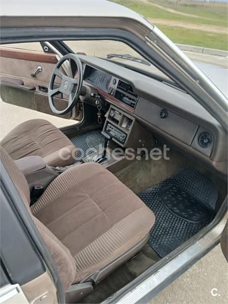 Usado Ford Granada 114 CV (83 kW) 1982 Beige Berlina