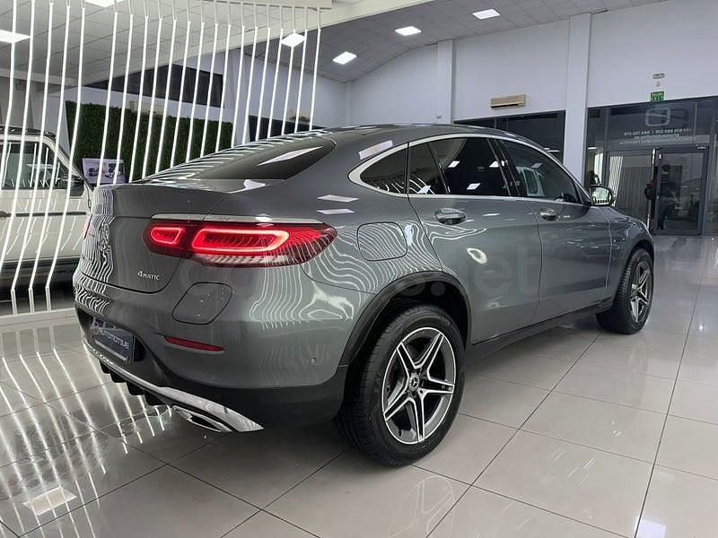 Usado Mercedes GLC300e 306 CV (225 kW) 2021 Gris / plata Coupe