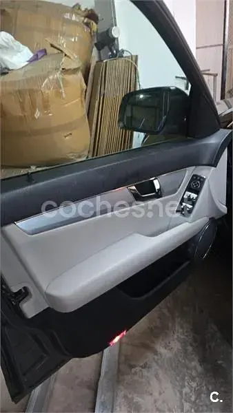 Usado Mercedes C220 170 CV (125 kW) 2010 Negro Berlina