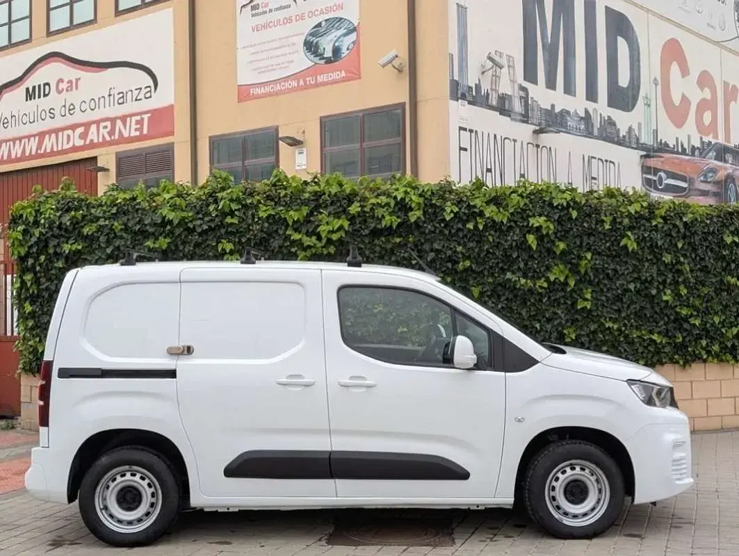 Usado Peugeot Partner Premium 99 CV (72 kW) 2019 Blanco Monovolumen