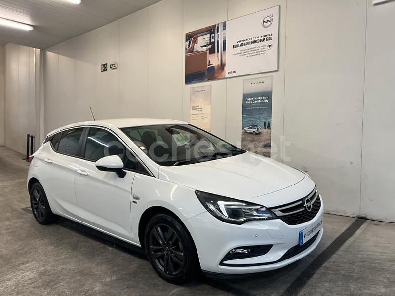 Blanco Usado 2019 Opel Astra Dynamic Berlina | 14.999 € (Precio justo) - Imagen 1/4