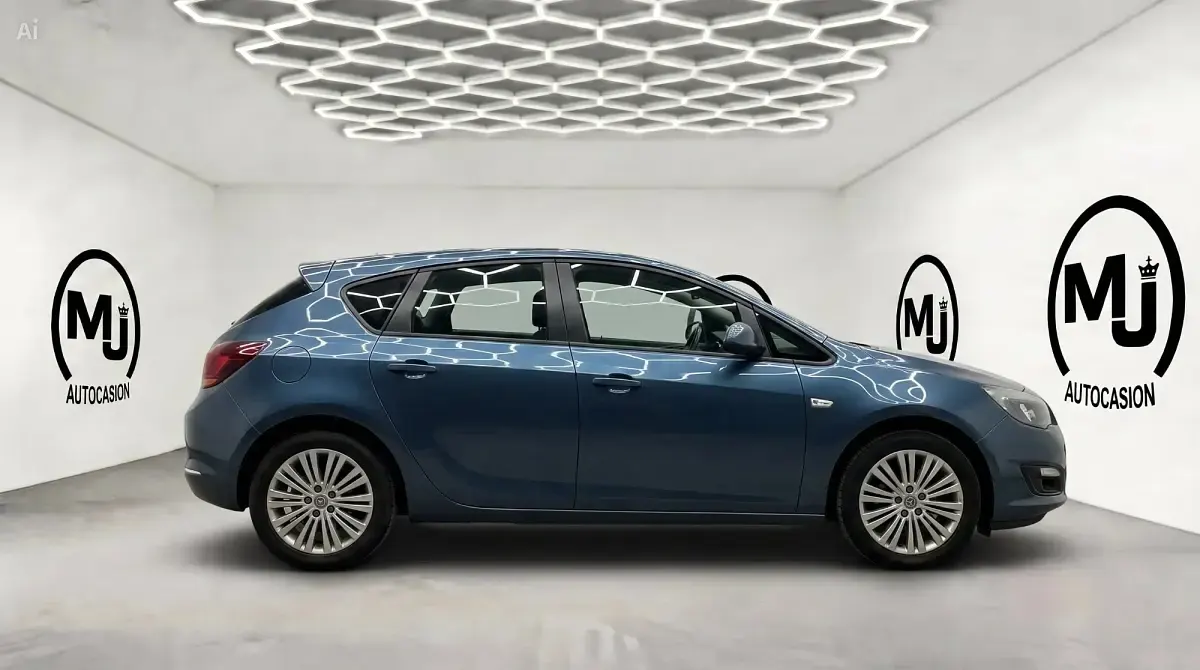 Usado Opel Astra Excellence 110 CV (80 kW) 2014 Azul Berlina