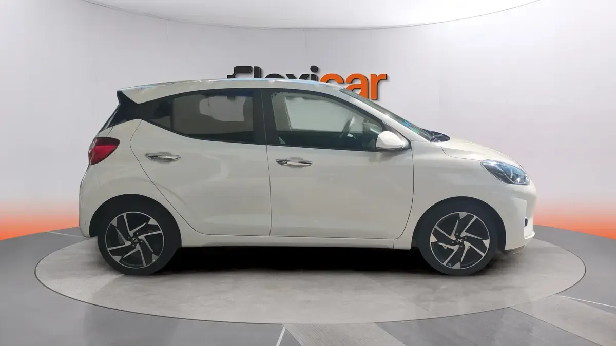 Używany Hyundai i10 67 KM (49 kW) 2023 Biały Hatchback