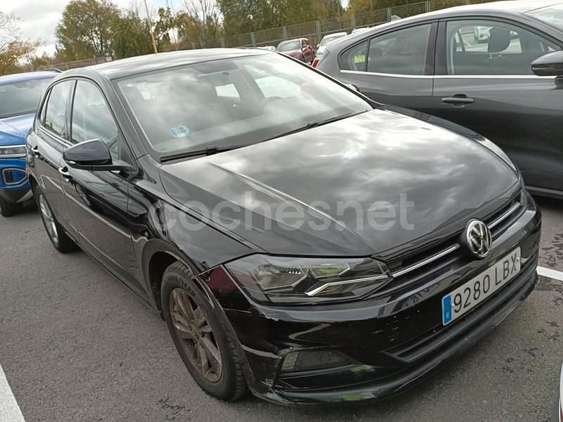 Usado VW Polo Advance 95 CV (69 kW) 2020 Negro Berlina