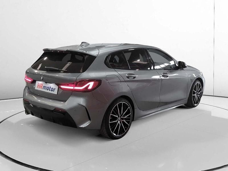 Usado BMW 118 M Sport 136 CV (100 kW) 2024 Gris Utilitario