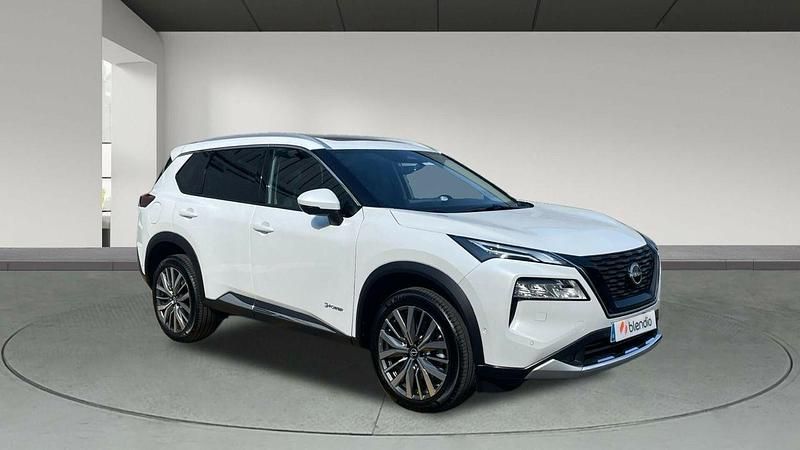 Usado Nissan X-Trail Tekna 204 CV (150 kW) 2025 Kori white metalizado SUV