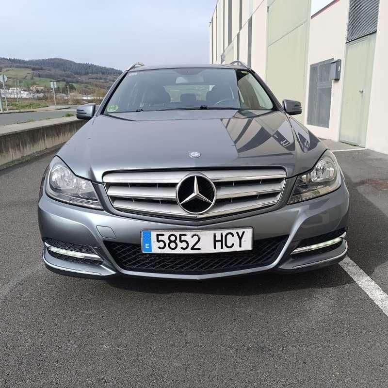 Usado Mercedes C220 170 CV (125 kW) 2012 Plateado Familiar
