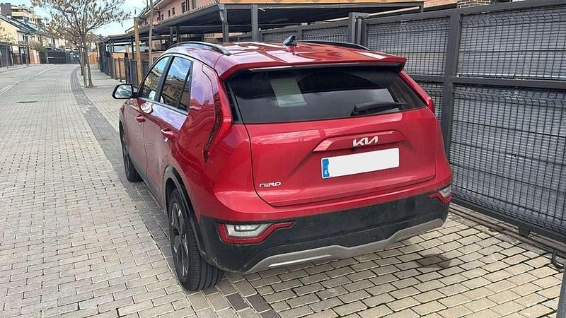 Usado Kia e-Niro 150 kW (204 CV) 2024 Rojo SUV