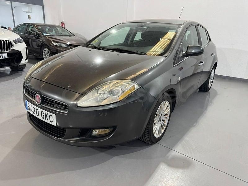 Usado Fiat Bravo Emotion 120 CV (88 kW) 2008 Gris / plata Utilitario