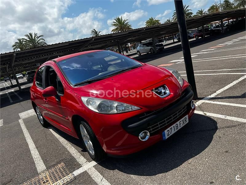 Usado Peugeot 207 Premium 90 CV (66 kW) 2007 Rojo Berlina