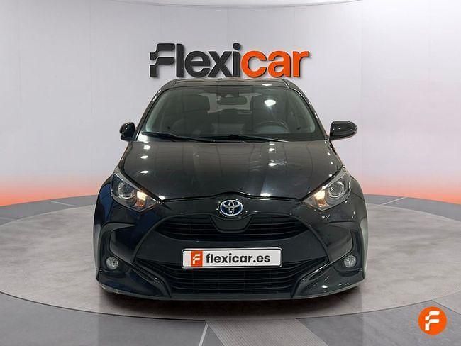 Usado Toyota Yaris Hybrid Active 116 CV (85 kW) 2022 Negro