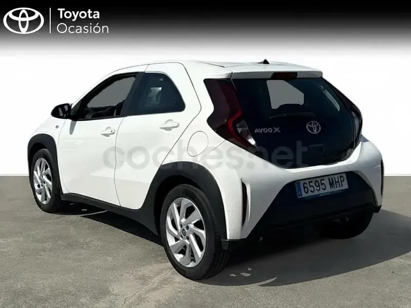 Usado Toyota Aygo X Play 72 CV (52 kW) 2023 Blanco SUV