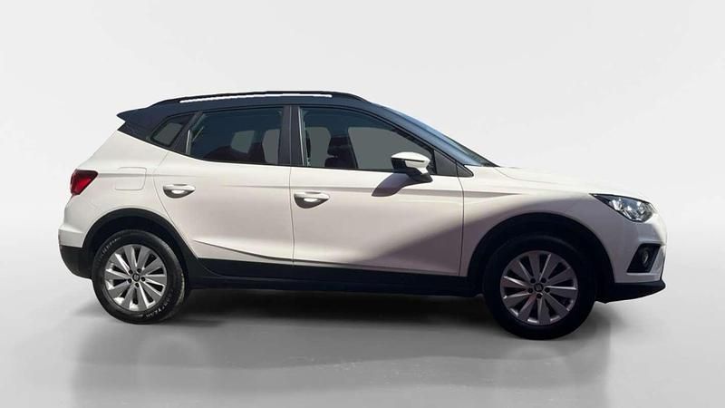 Usado Seat Arona Style 110 CV (80 kW) 2021 Gris SUV