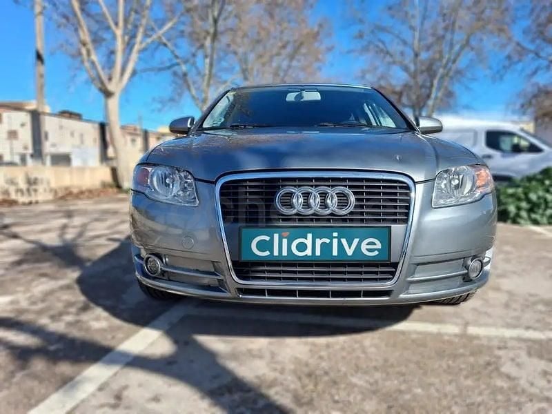 Usado Audi A4 Premium 143 CV (105 kW) 2006 Gris / plata Berlina