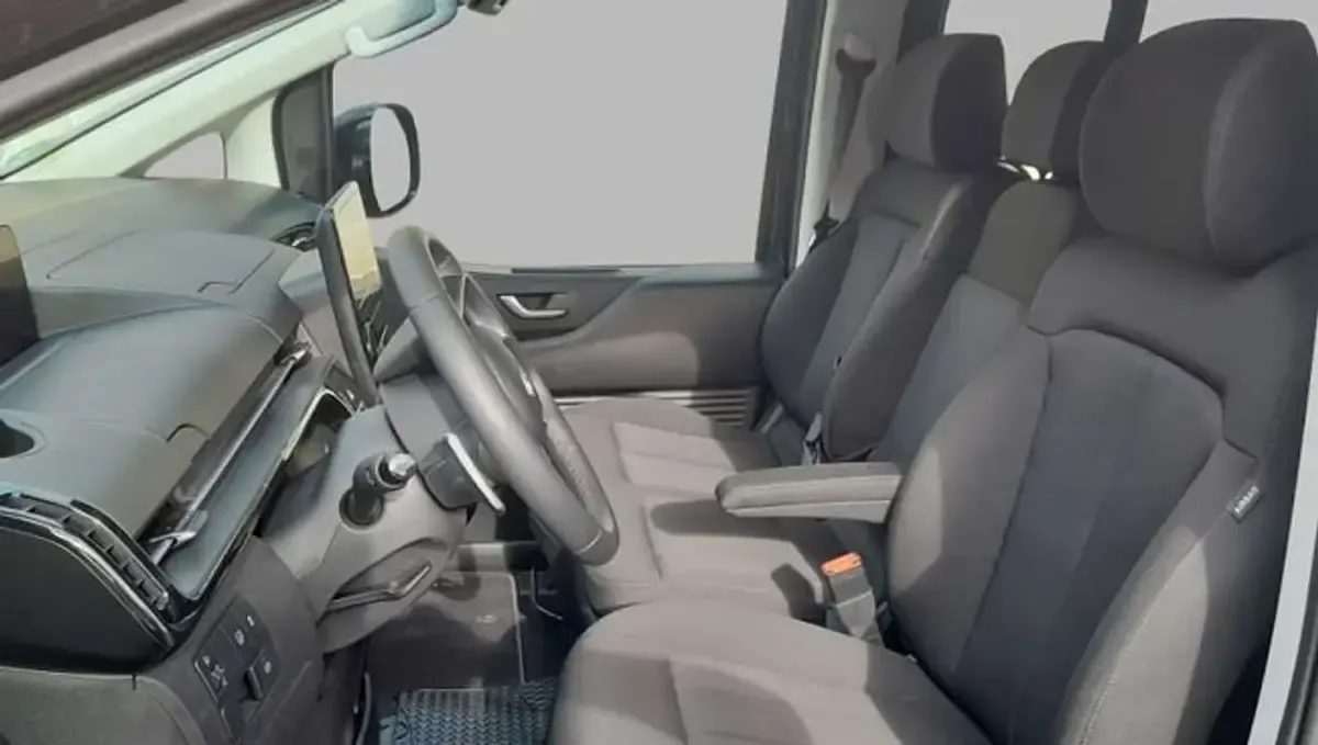 Usado Hyundai Staria 226 CV (166 kW) 2025 Blanco Monovolumen