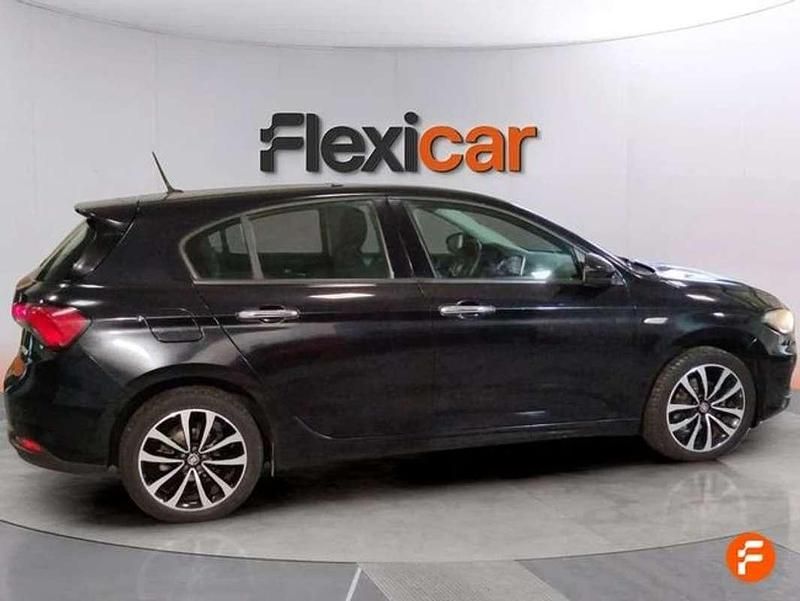 Usado Fiat Tipo Lounge 95 CV (69 kW) 2016 Negro Berlina