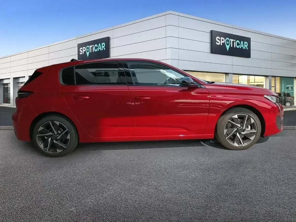 Usado Peugeot 308 Allure 130 CV (95 kW) 2023 Rojo Berlina