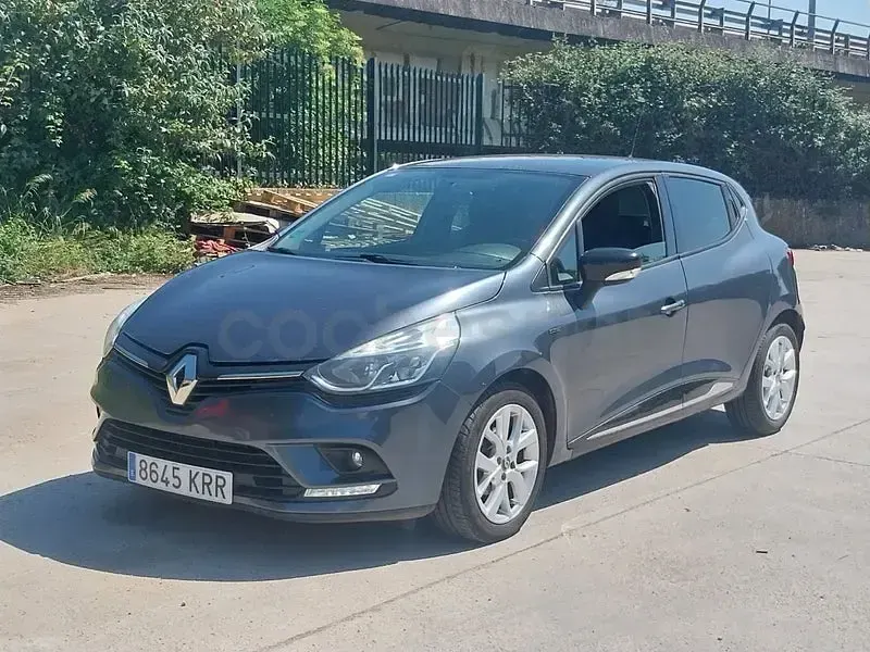 Usado Renault Clio IV LIMITED 75 CV (55 kW) 2018 Gris / plata Berlina