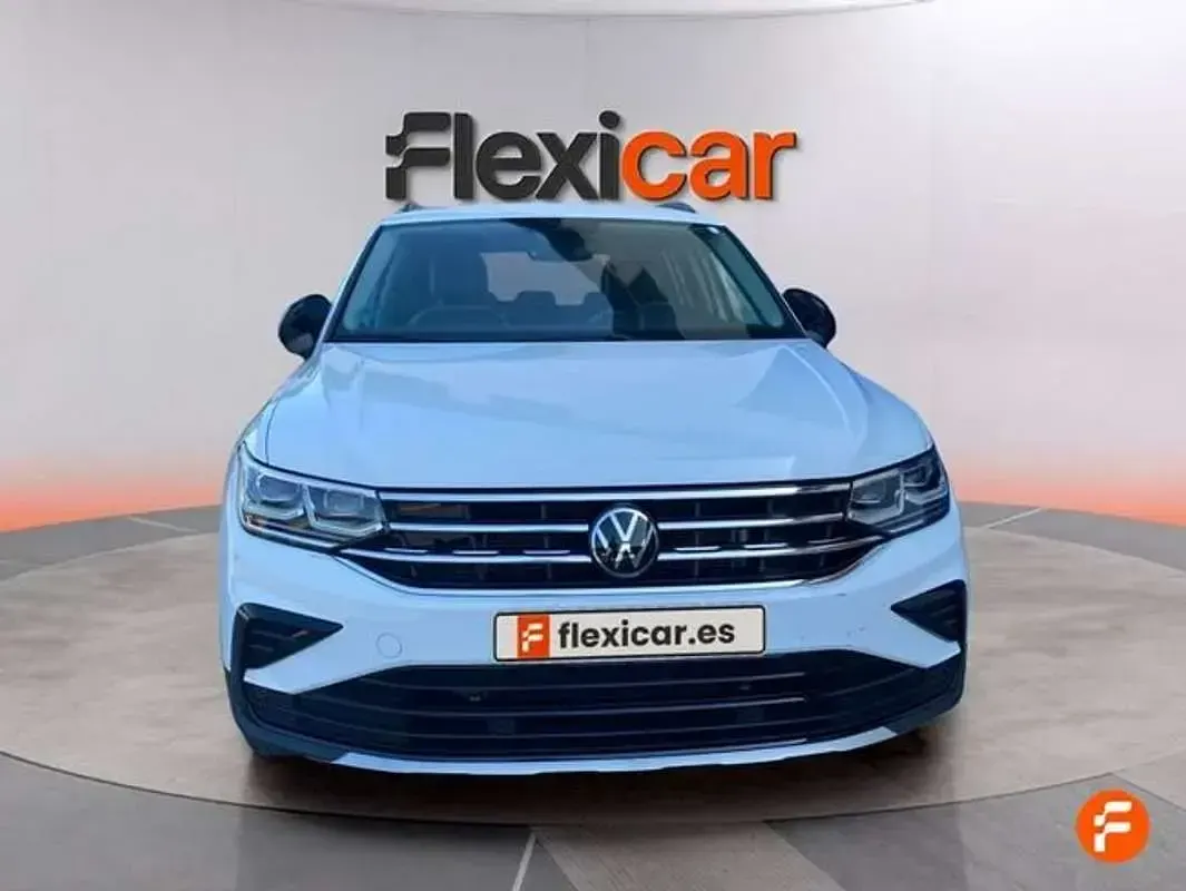 Usado VW Tiguan Sport 150 CV (110 kW) 2024 Blanco SUV