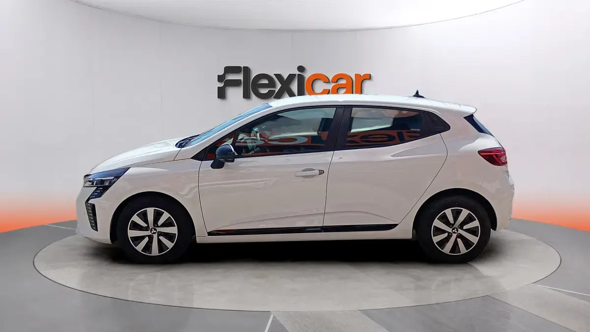 Usado Mitsubishi Colt Motion 91 CV (66 kW) 2025 Blanco Utilitario