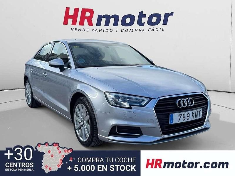 Usado Audi A3 117 CV (86 kW) 2018 Gris Berlina