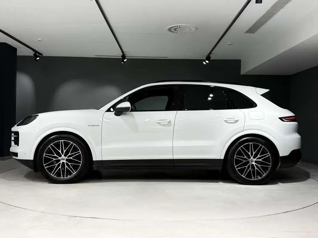 Usado Porsche Cayenne 470 CV (345 kW) 2026 Blanco SUV