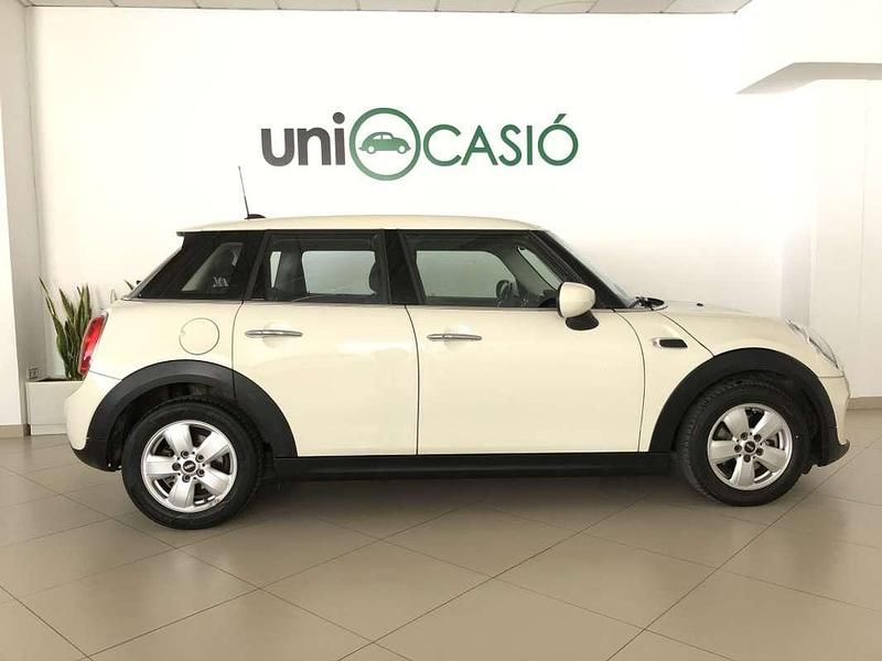 Usado Mini ONE 102 CV (75 kW) 2020 Beige Utilitario