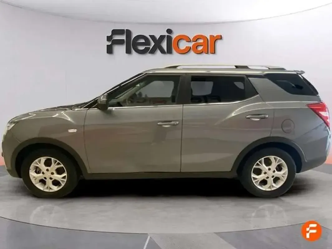 Usado SsangYong Tivoli 163 CV (119 kW) 2023 Gris SUV
