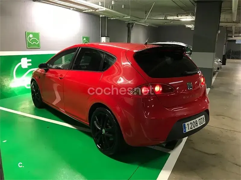 Usado Seat Leon CUPRA 240 CV (176 kW) 2008 Rojo Utilitario
