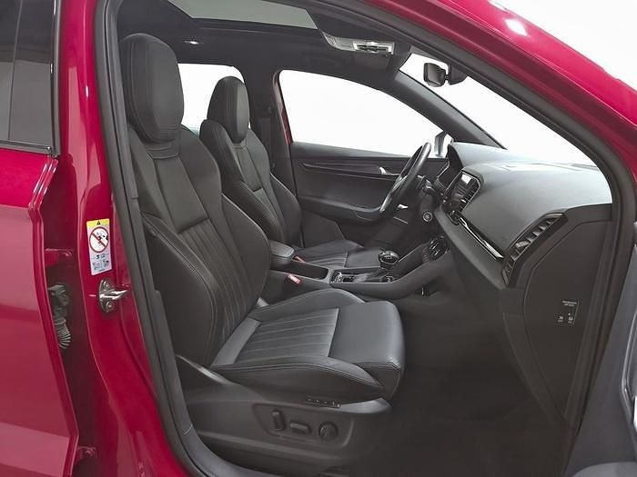 Usado Skoda Karoq SportLine 150 CV (110 kW) 2023 Rojo SUV