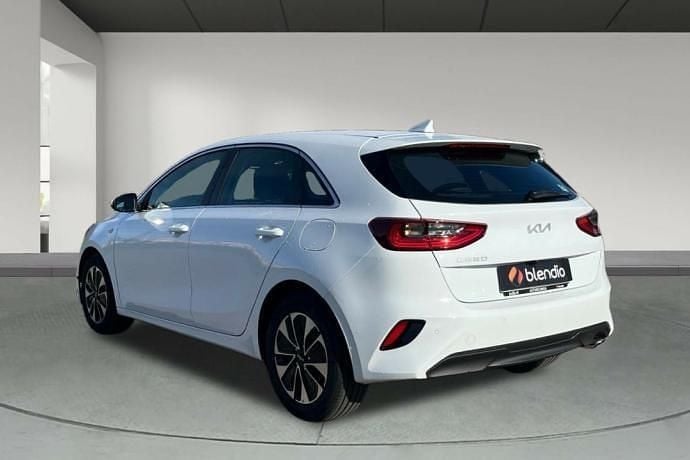 Usado Kia Ceed 101 CV (74 kW) 2024 Blanco Utilitario