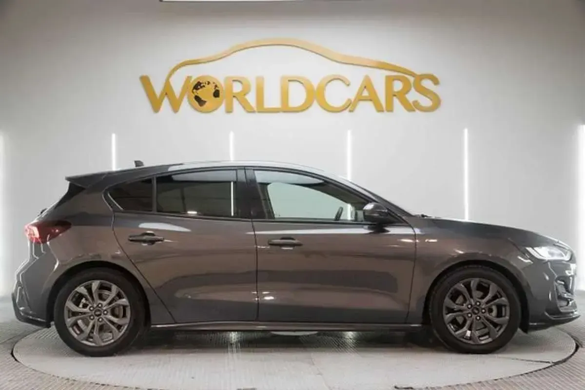 Usado Ford Focus ST-Line X 125 CV (91 kW) 2024 Negro Berlina