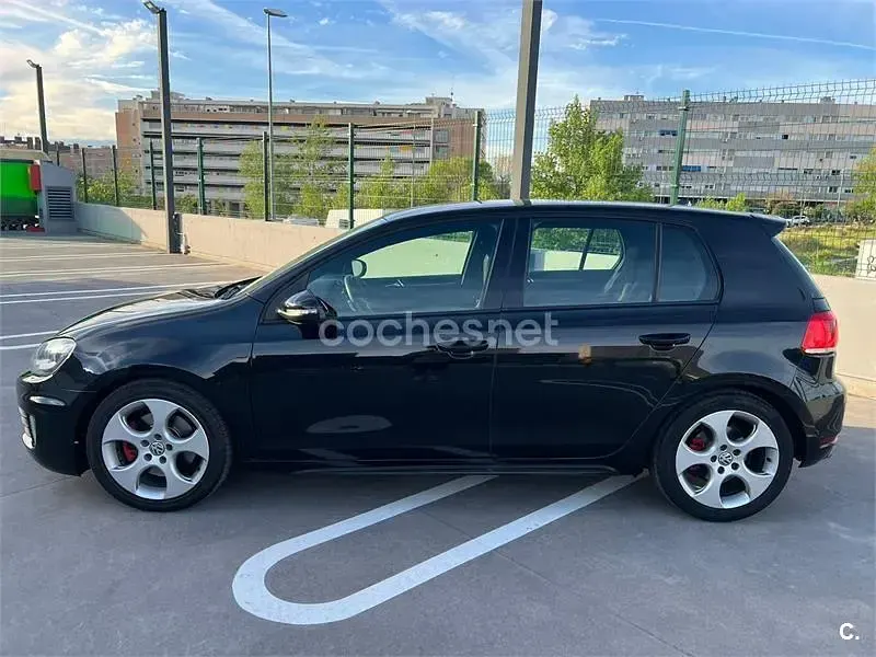 Usado VW Golf VI GTI 210 CV (154 kW) 2010 Negro Utilitario