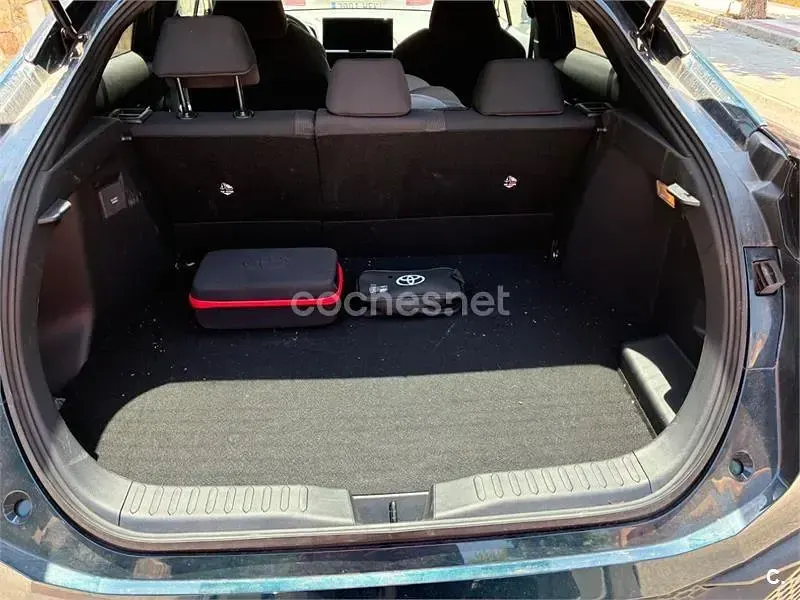 Usado Toyota C-HR Advance 223 CV (164 kW) 2025 Azul SUV