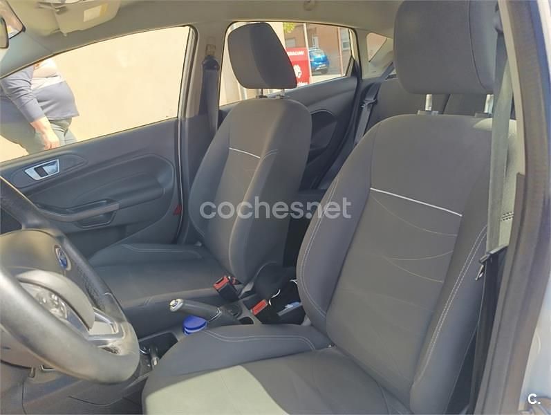 Usado Ford Fiesta Trend 75 CV (55 kW) 2015 Blanco Berlina
