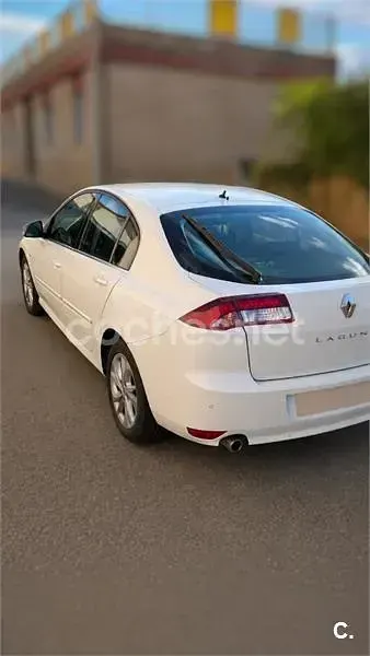 Usado Renault Laguna III Dynamique 130 CV (95 kW) 2015 Blanco Berlina