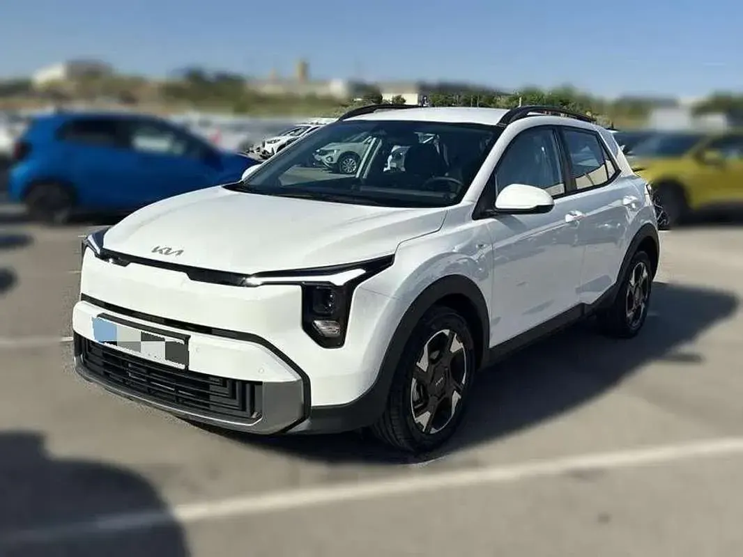Usado Kia Stonic 116 CV (85 kW) 2026 Blanco SUV