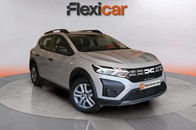 Gris Usado 2023 Dacia Sandero Expression Utilitario | 14.990 € (Precio justo) - Imagen 1/4