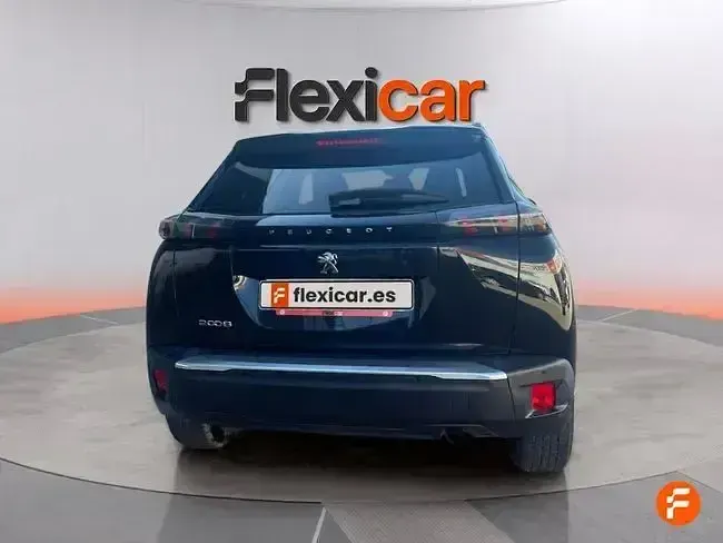 Usado Peugeot 2008 Allure 100 CV (73 kW) 2022 Negro SUV