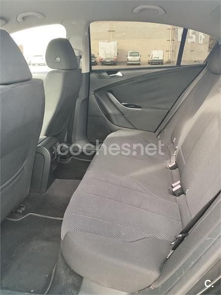 Usado VW Passat Edition 140 CV (102 kW) 2010 Negro Berlina