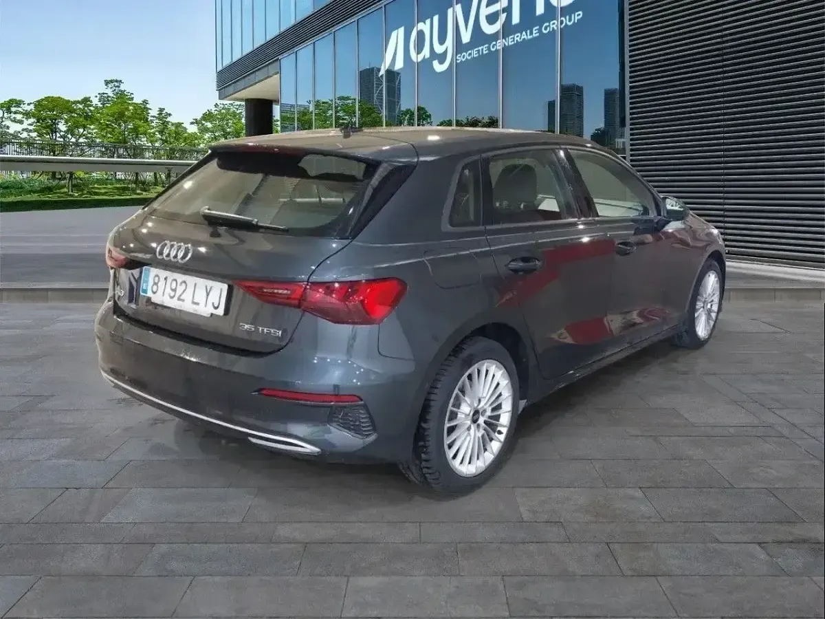 Usado Audi A3 Advanced Plus 150 CV (110 kW) 2022 Gris Berlina