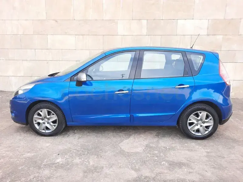 Usado Renault Scénic III 110 CV (80 kW) 2012 Azul Monovolumen
