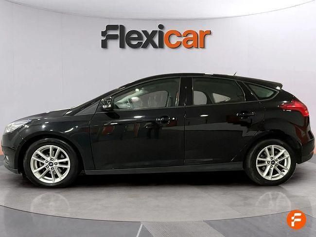 Usado Ford Focus Trend 100 CV (73 kW) 2017 Negro Berlina
