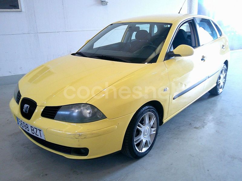 Amarillo Usado 2002 Seat Ibiza Sport Berlina | 2490 € (Buen precio) - Imagen 1/4