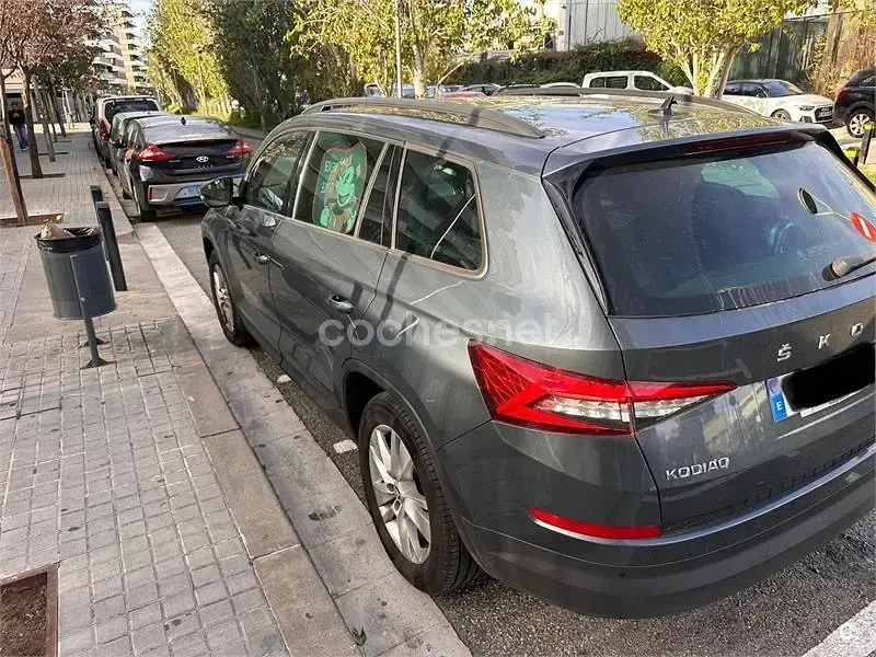 Usado Skoda Kodiaq Ambition 150 CV (110 kW) 2020 Gris / plata SUV